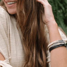 Load image into Gallery viewer, Natural Horn Bangle Set