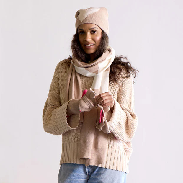 FINAL SALE Kerri Rosenthal Heart Beanie Hat | Black & Birch  display picture 3