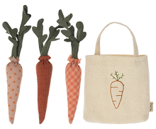Load image into Gallery viewer, Maileg Carrots in Shopping Bag