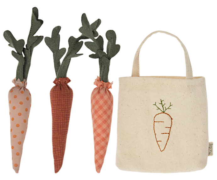 Maileg Carrots in Shopping Bag