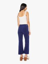 Load image into Gallery viewer, Mother Denim The Bookie Flood | Twilight Blue Chorduroy