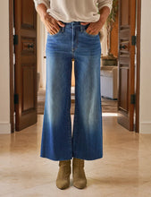 Load image into Gallery viewer, Frank &amp; Eileen Galway Wide Leg Jean | 1999 Wash