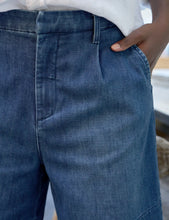 Load image into Gallery viewer, Frank &amp; Eileen WATERFORD 7.5" Golf Short | 1984 Wash