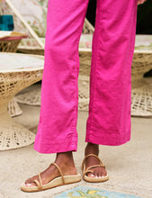 Load image into Gallery viewer, Frank &amp; Eileen Wexford Wide-Leg Linen Pant | Guava