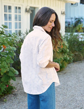 Load image into Gallery viewer, Frank &amp; Eileen | Eileen Relaxed Button Down | Textured Natural Flowers