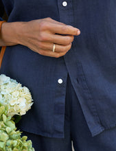 Load image into Gallery viewer, Frank &amp; Eileen Eileen Relaxed Button-Up Shirt Washed Linen | Navy