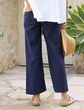 Load image into Gallery viewer, Frank &amp; Eileen Wexford Wide Leg Linen Pant | Navy