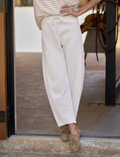 Load image into Gallery viewer, Frank &amp; Eileen Bibi Barrel Leg Sweatpant | Vintage White