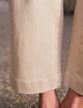 Load image into Gallery viewer, Frank &amp; Eileen Westport Illusion Wide-Leg Pull-On Jean | Champagne Glitter