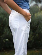 Load image into Gallery viewer, FETS Frank &amp; Eileen Trunk Show Wexford Patch Pocket Pant | White