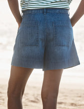 Load image into Gallery viewer, Frank &amp; Eileen Waterford Walking 4.5" Short | Italian Dream Denim 1984 Wash