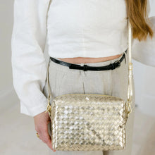 Load image into Gallery viewer, Uashmama Tracolla Crossbody Bag | Woven Platino