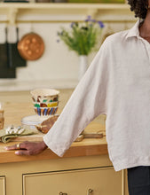 Load image into Gallery viewer, Frank &amp; Eileen Gabi Popover Shirt | Sand