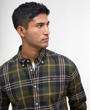 Load image into Gallery viewer, Barbour Men&#39;s Edgar Tailored Long-Sleeved Shirt | Olive