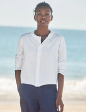 Load image into Gallery viewer, Frank &amp; Eileen Jackie TEE SHIRT Weight Cardigan | White