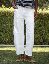 Load image into Gallery viewer, FETS Frank &amp; Eileen Trunk Show Everyday Barrel Pants | White Twill
