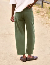 Load image into Gallery viewer, Frank &amp; Eileen Bray Everyday Barrel Pant | Italian Peached Twill | Army Green