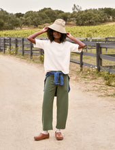 Load image into Gallery viewer, Frank &amp; Eileen Bray Everyday Barrel Pant | Italian Peached Twill | Army Green