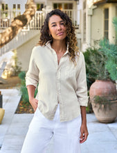 Load image into Gallery viewer, Frank &amp; Eileen Eileen Button-Up | Washed Linen Sand