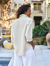 Load image into Gallery viewer, Frank &amp; Eileen Eileen Button-Up | Washed Linen Sand