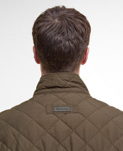 Load image into Gallery viewer, Barbour Men&#39;s Shoveler Quilted Jacket | Dark Olive