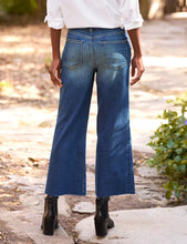 Load image into Gallery viewer, Frank &amp; Eileen Galway Wide Leg Jean | 1999 Wash