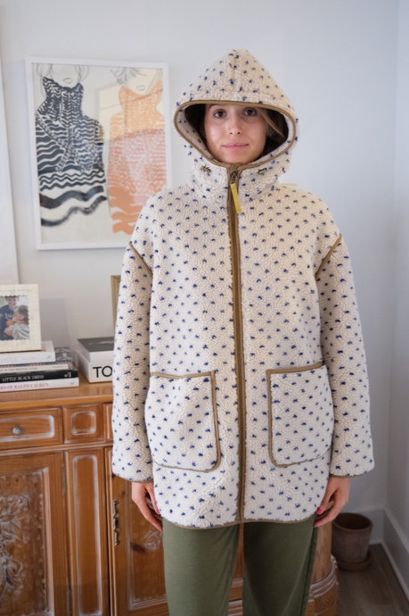 Marea Hooded Sherpa Jacket | Ivory Blue Birdseye