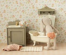 Load image into Gallery viewer, Maileg Bathtub | Miniature