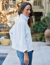 Load image into Gallery viewer, Frank &amp; Eileen Gabi Popover Shirt | French Blue Washed Linen