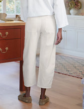 Load image into Gallery viewer, Frank &amp; Eileen Bray Everyday Barrel Pant | Chalk