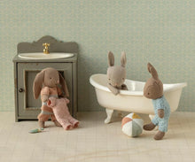 Load image into Gallery viewer, Maileg Bathtub | Miniature