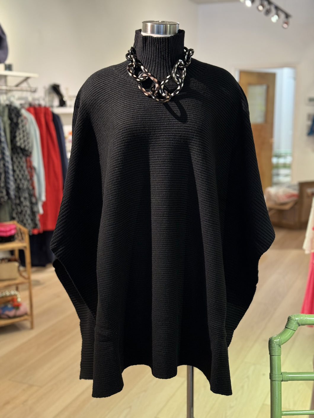 Kerisma Jordana Poncho | Black