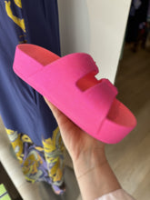 Load image into Gallery viewer, Cacatoès Women&#39;s CAIPIRINHA Wedge Sandal | Neon Pink Glitter