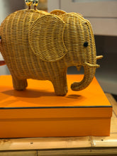 Load image into Gallery viewer, Serpui Elephant Shaped Handbag