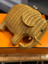 Load image into Gallery viewer, Serpui Elephant Shaped Handbag