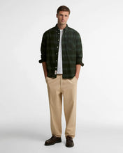 Load image into Gallery viewer, Barbour Men's Mineral Tartan Authentic-Fit Long-Sleeved Shirt | Pine Glen