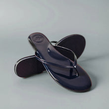 Load image into Gallery viewer, Solei Sea Indie Flip Flip | Navy Patent