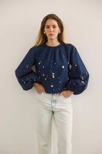 Load image into Gallery viewer, Hunter Bell Rue Blouse | Atelier Splatter Navy