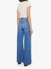 Load image into Gallery viewer, Mother Denim Snacks The Lemon Twist Jeans | Rolling In The Dough
