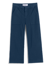 Load image into Gallery viewer, Frank &amp; Eileen Wexford PATCH POCKET Wide Leg Linen Pant | Summer Navy