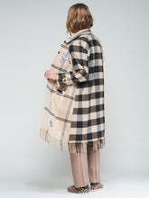 Load image into Gallery viewer, Vilagallo Camel Coat With Dogs &amp; Fringes