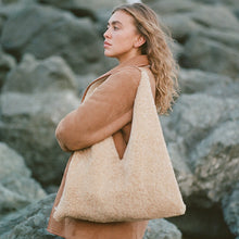 Load image into Gallery viewer, Ilda's Sheep Paris Le Butterfly Bag | Light Camel