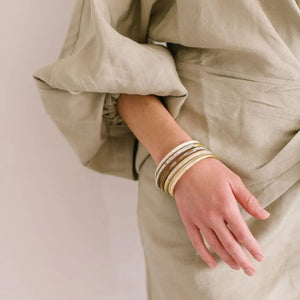 Light Horn Metallic Bangle Set