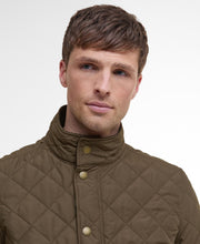 Load image into Gallery viewer, Barbour Men&#39;s Shoveler Quilted Jacket | Dark Olive