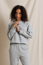 Load image into Gallery viewer, Perfect White Tee Nell Travel Raglan Sweatshirt | Heather Gray