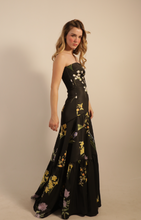 Load image into Gallery viewer, Kleid Iris Garden Maxi Dress