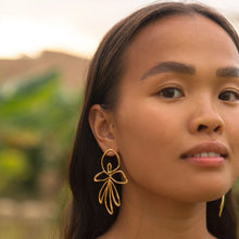 Load image into Gallery viewer, Mignonne Gavigan Sade Earrings